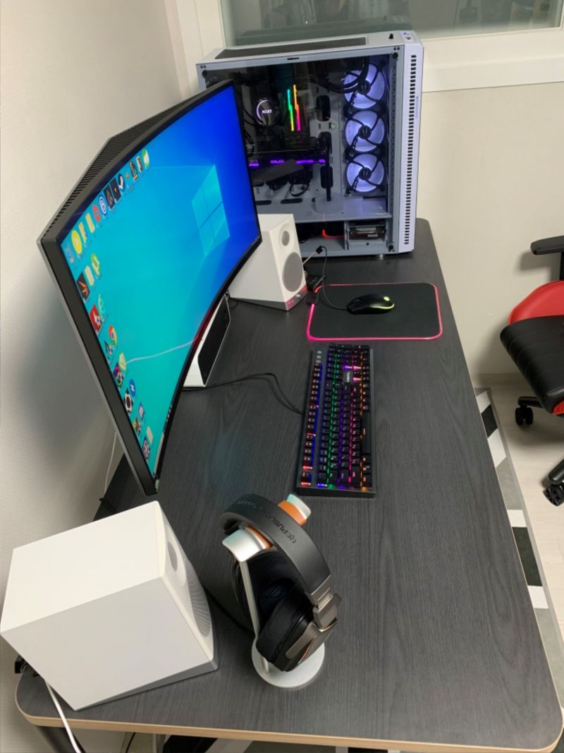 어거트론 모니터 암 설치 후기 > 디스플레이 | 쿨엔조이