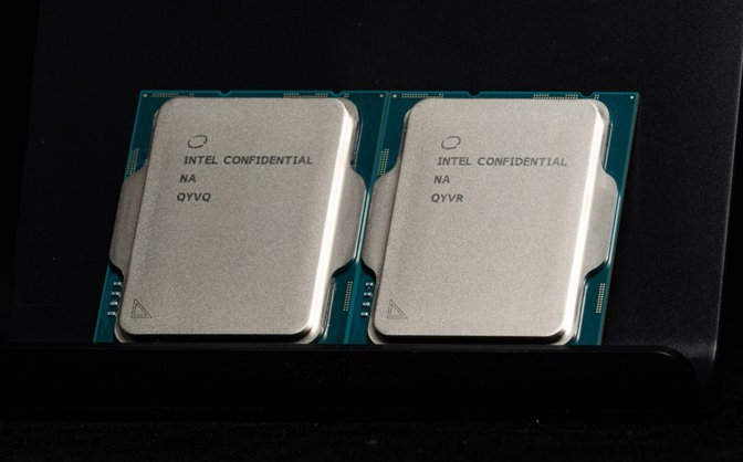 CPU 第12世代 Intel core i3 12100 ジャンク？-
