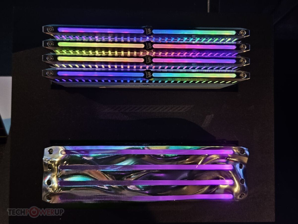 CORSAIR DOMINATOR Titanium DDR5 Memory and its Unique DHX Fanless Cooling  Snapped