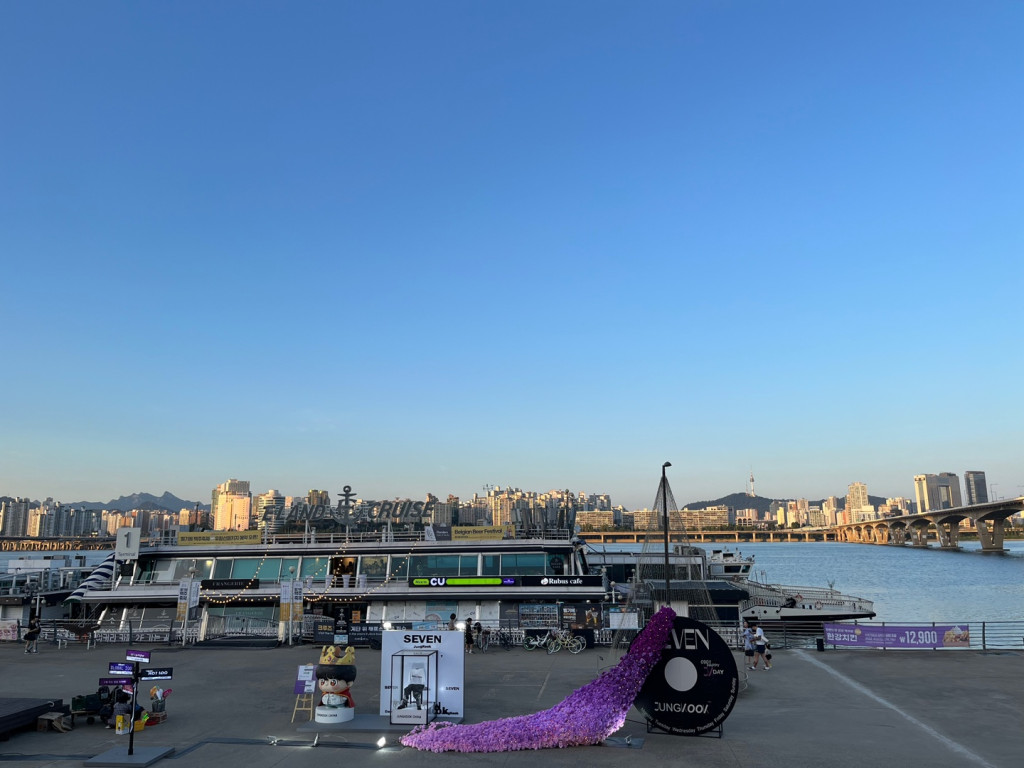 날이 선선한 금요일 인사 드립니다. > 자유게시판 | 쿨엔조이