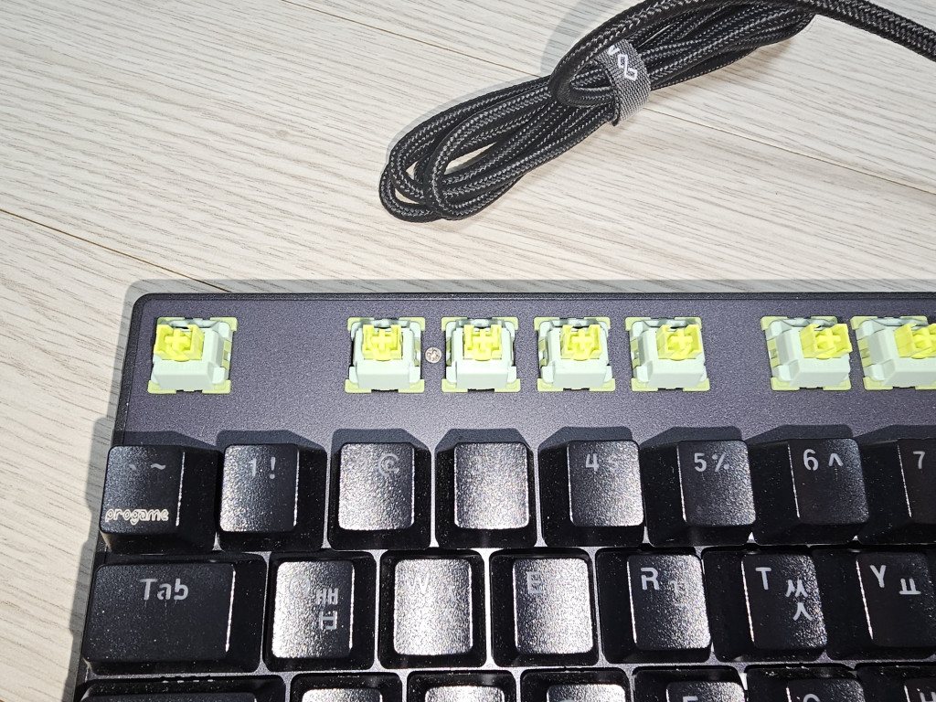 저소음 넌클릭 방식 오테뮤 라임축을 맥스틸 TRON G610K V2 RGB 기계식 키보드에 장착했습니다. > 키보드/마우스 | 쿨엔조이