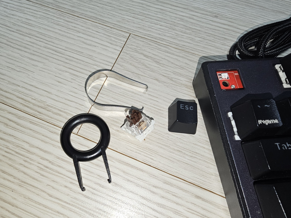 저소음 넌클릭 방식 오테뮤 라임축을 맥스틸 TRON G610K V2 RGB 기계식 키보드에 장착했습니다. > 키보드/마우스 | 쿨엔조이