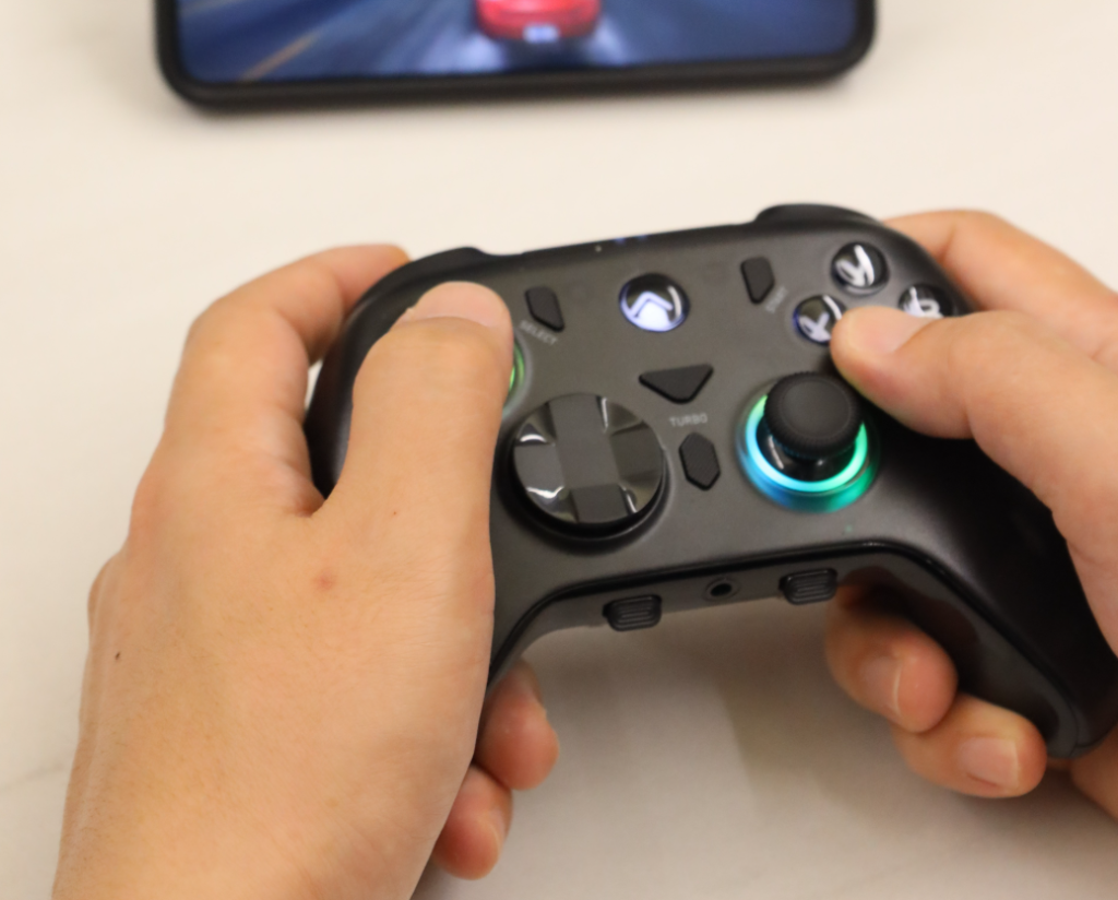 스마트폰 게임패드 추천: 제닉스 GP5로 모바일 게임 완벽하게 즐기기 > 뉴스/신제품 | 쿨엔조이